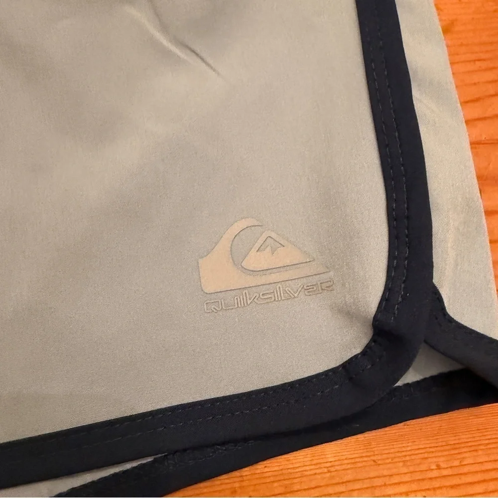 Quiksilver Omni Shorts Men's L 2 Dusty Blue Stretch Waist Dry Flight Athletic